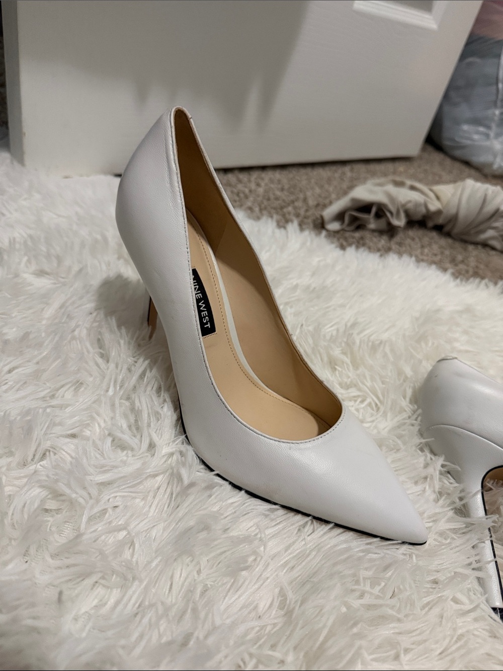 Nine West White Pointed Toe Stiletto Pumps - Picture 2 of 4